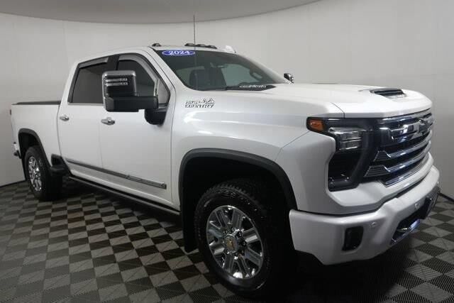 2024 Chevrolet Silverado 3500HD High Country — photo 1 of 12