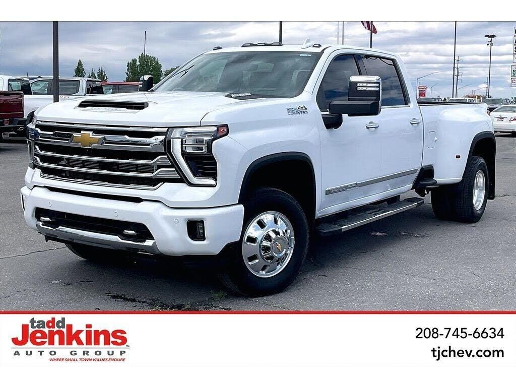 2024 Chevrolet Silverado 3500HD High Country — photo 1 of 3