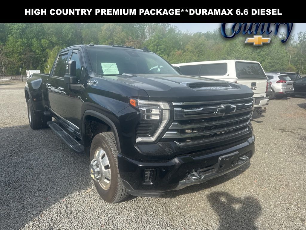 2024 Chevrolet Silverado 3500HD High Country — photo 1 of 13