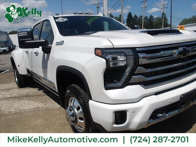2024 Chevrolet Silverado 3500HD High Country — photo 1 of 7