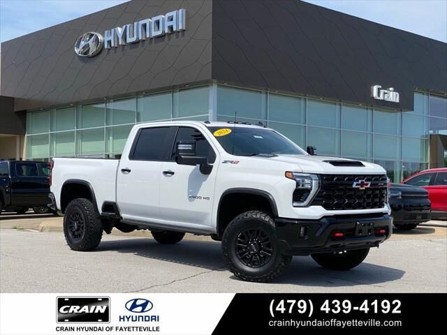 2024 Chevrolet Silverado 2500HD ZR2 — photo 1 of 13