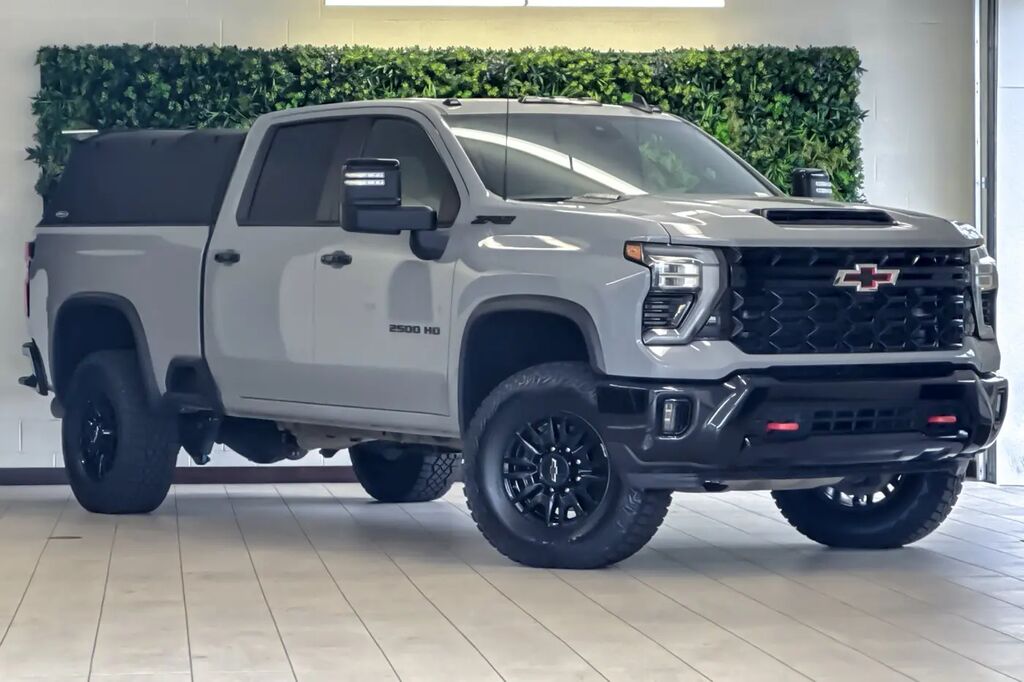 2024 Chevrolet Silverado 2500HD ZR2 — photo 1 of 13