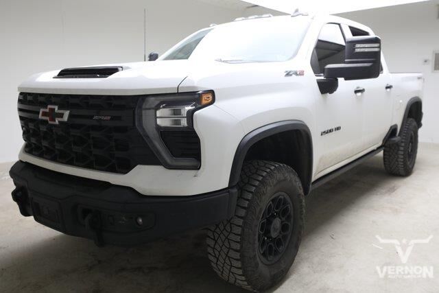 2024 Chevrolet Silverado 2500HD ZR2 — photo 1 of 13