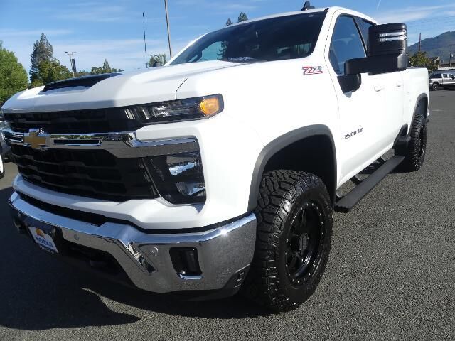 2026 Chevrolet Silverado 2500HD LT — photo 1 of 33