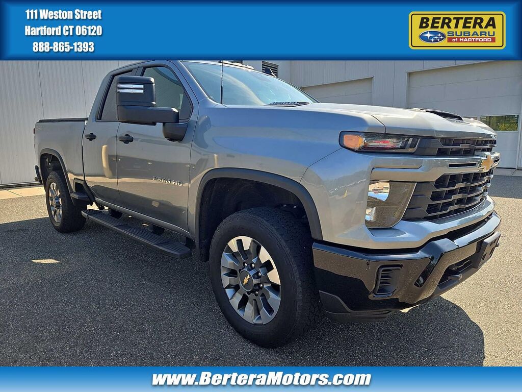 2024 Chevrolet Silverado 2500HD Custom — photo 1 of 6
