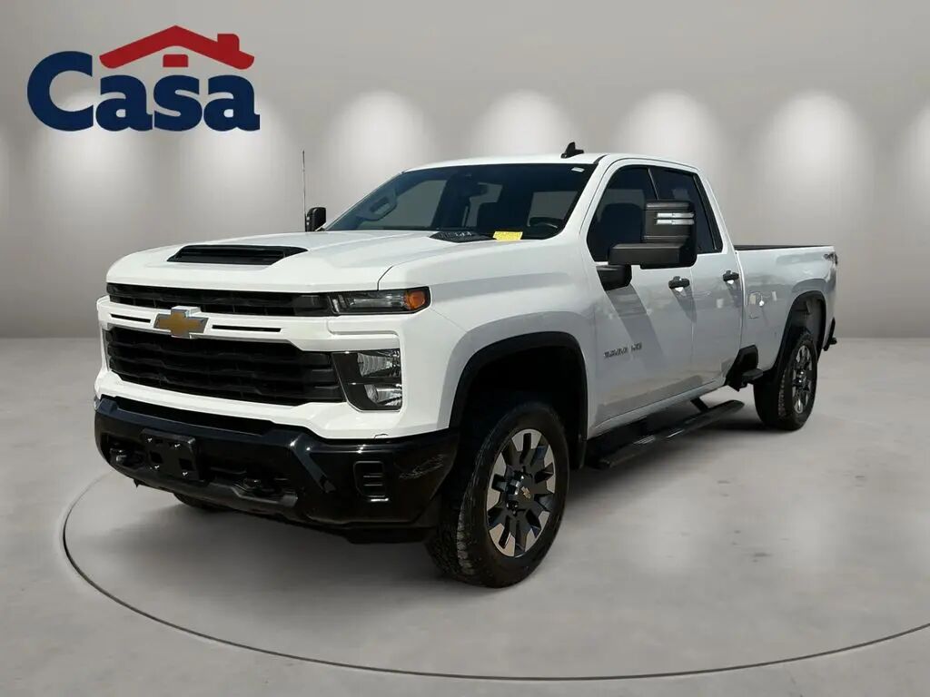 2024 Chevrolet Silverado 2500HD Custom — photo 1 of 13
