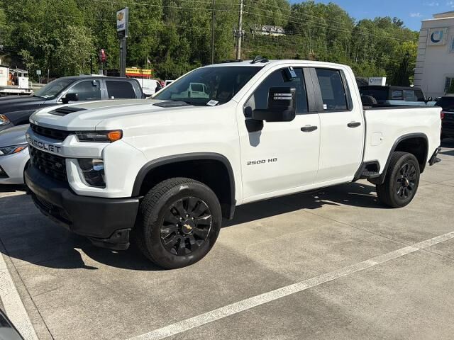 2022 Chevrolet Silverado 2500HD Custom — photo 1 of 13