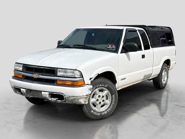 2002 Chevrolet S-10 LS