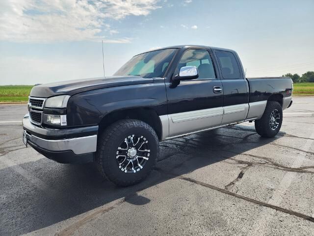 2006 Chevrolet Silverado 1500 LT1 — photo 1 of 13