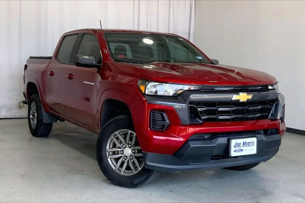 2023 Chevrolet Colorado LT — photo 1 of 13