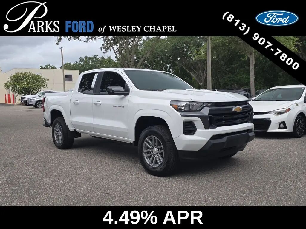 2024 Chevrolet Colorado LT — photo 1 of 19
