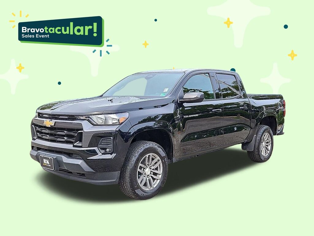 2023 Chevrolet Colorado 4WD LT — photo 1 of 6