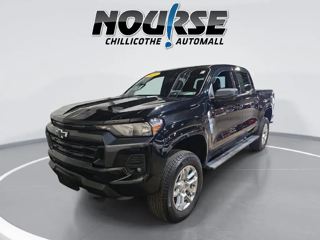 2023 Chevrolet Colorado LT — photo 1 of 13