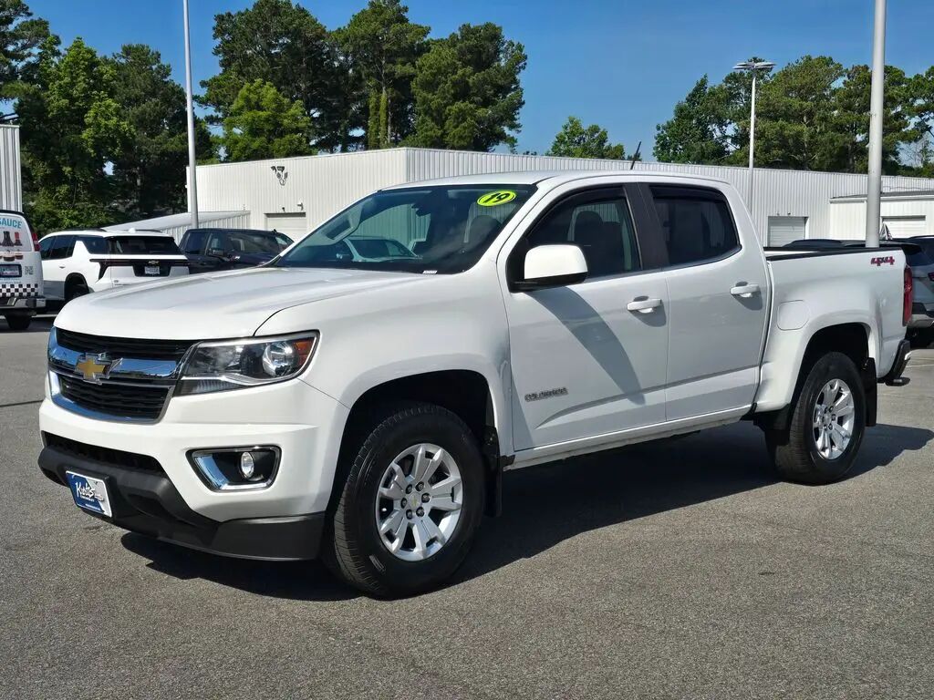 2019 Chevrolet Colorado LT — photo 1 of 16