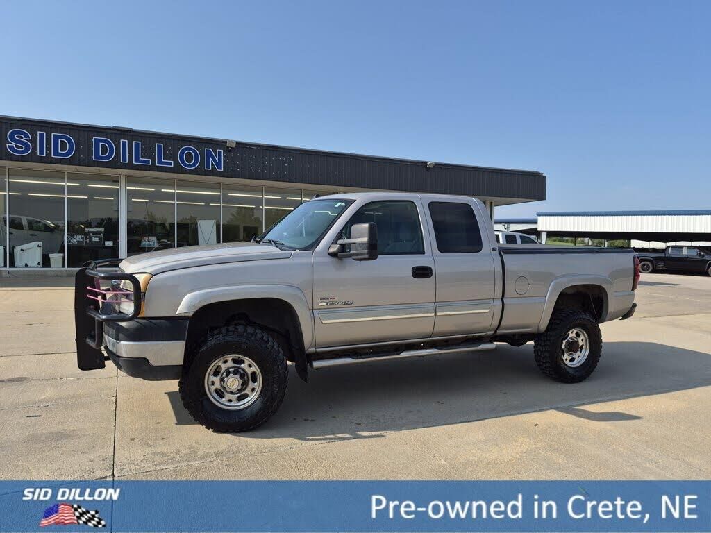 2004 Chevrolet Silverado 2500HD LS — photo 1 of 2