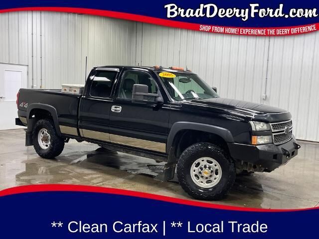2005 Chevrolet Silverado 2500HD LT — photo 1 of 13