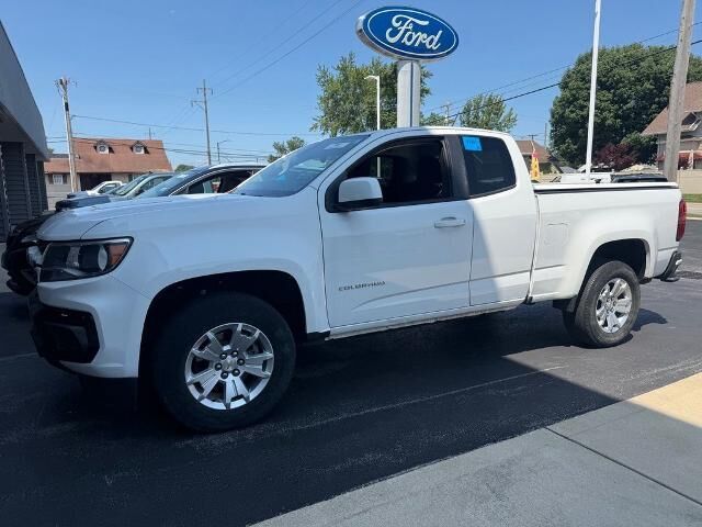 2022 Chevrolet Colorado LT — photo 1 of 27
