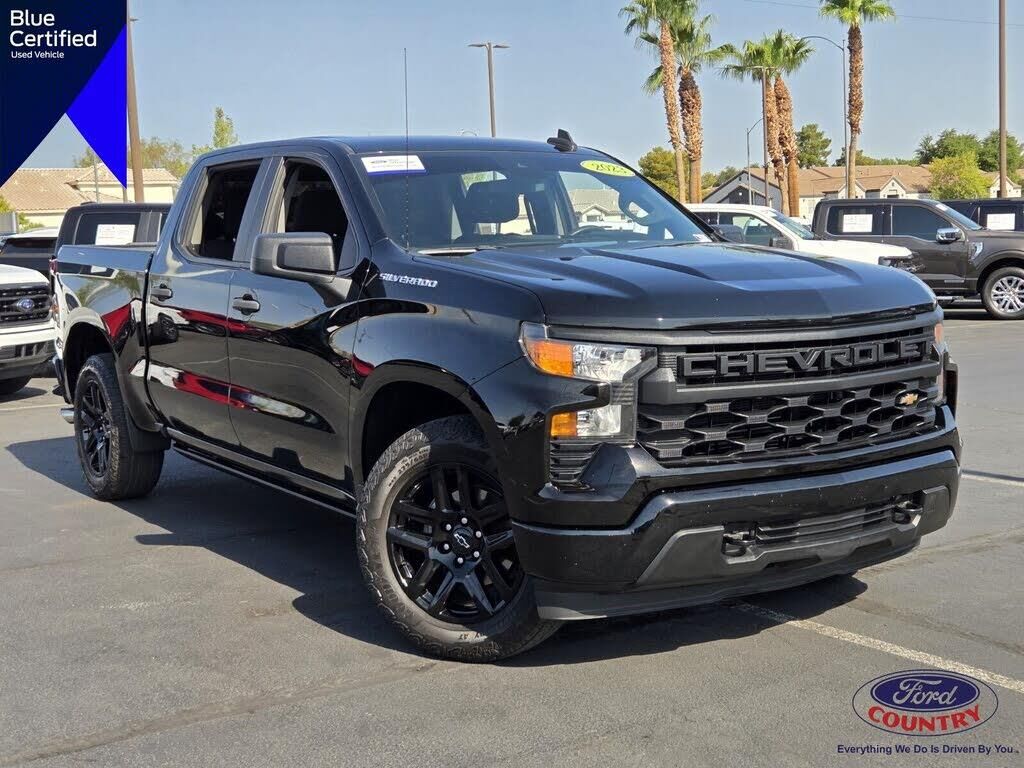 2023 Chevrolet Silverado 1500 Custom — photo 1 of 1