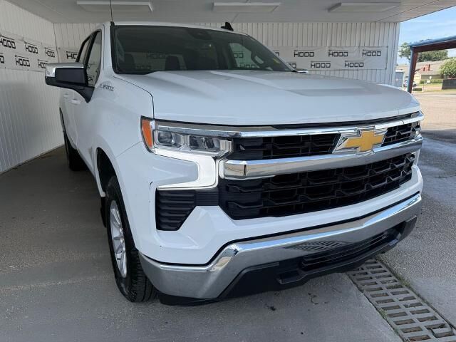 2025 Chevrolet Silverado 1500 LT — photo 1 of 13