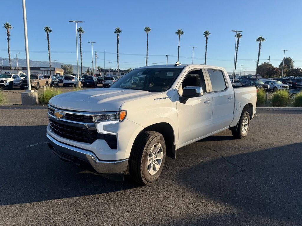 2025 Chevrolet Silverado 1500 LT — photo 1 of 1
