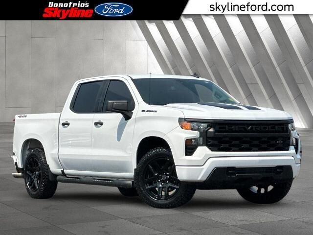2022 Chevrolet Silverado 1500 Custom — photo 1 of 39