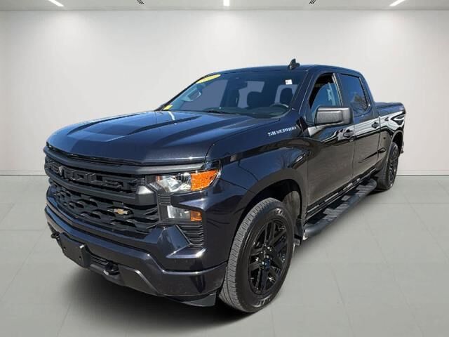 2023 Chevrolet Silverado 1500 Custom — photo 1 of 13