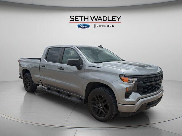 2023 Chevrolet Silverado 1500 Custom — photo 1 of 13