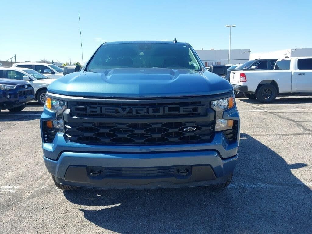 2024 Chevrolet Silverado 1500 Custom — photo 1 of 1
