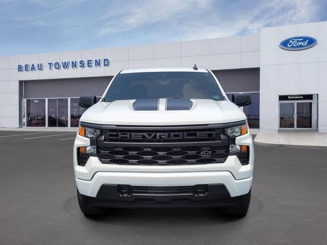 2024 Chevrolet Silverado 1500 Custom — photo 1 of 12