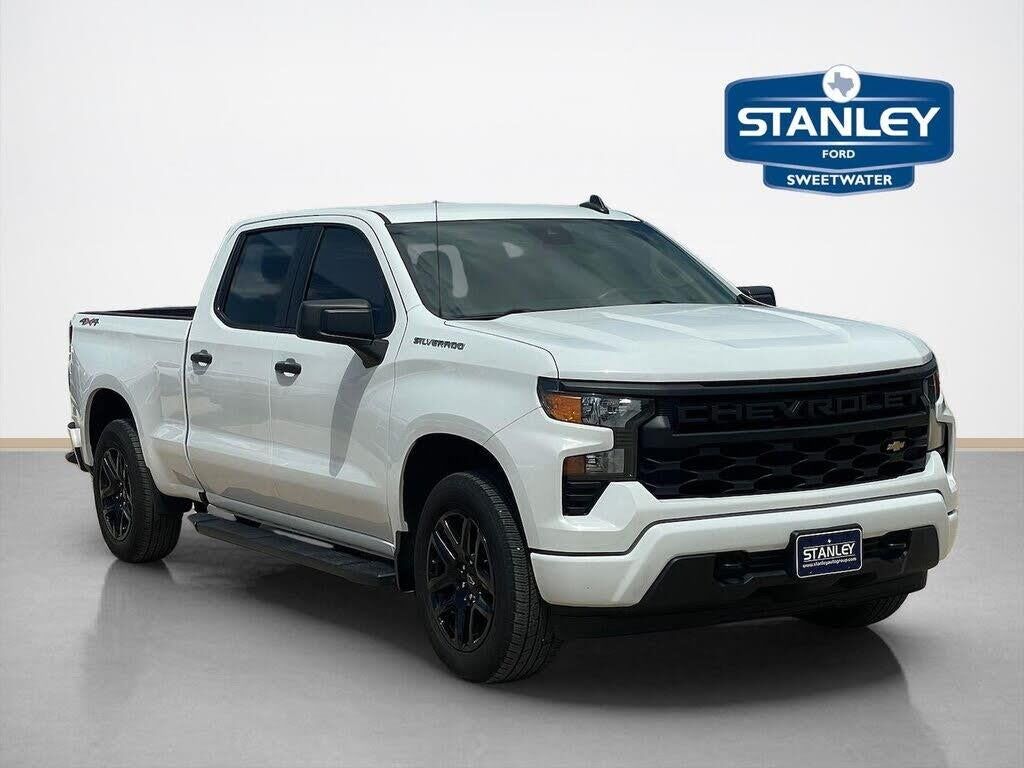 2024 Chevrolet Silverado 1500 Custom — photo 1 of 1