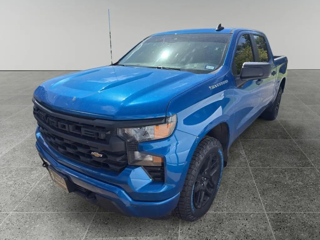 2024 Chevrolet Silverado 1500 Custom — photo 1 of 34