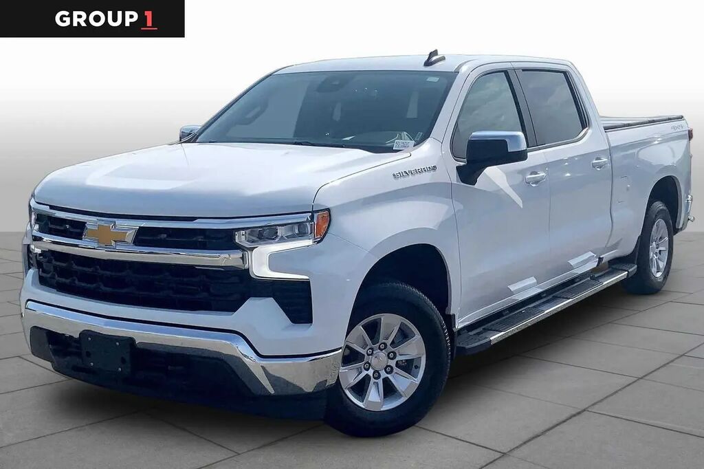 2024 Chevrolet Silverado 1500 LT — photo 1 of 12