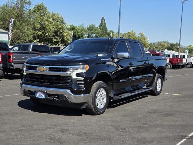2024 Chevrolet Silverado 1500 LT — photo 1 of 13
