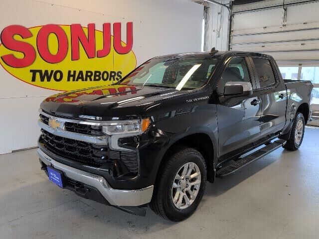 2022 Chevrolet Silverado 1500 LT — photo 1 of 40