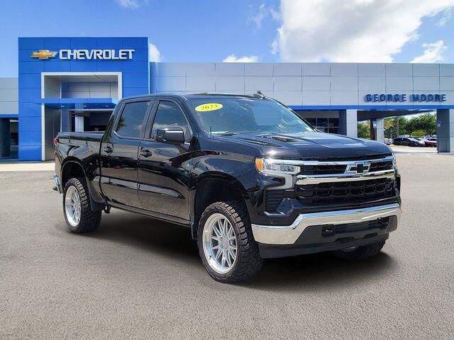 2023 Chevrolet Silverado 1500 LT — photo 1 of 12