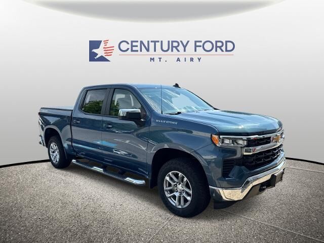 2024 Chevrolet Silverado 1500 LT — photo 1 of 24