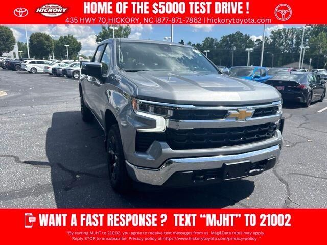 2023 Chevrolet Silverado 1500 LT — photo 1 of 12