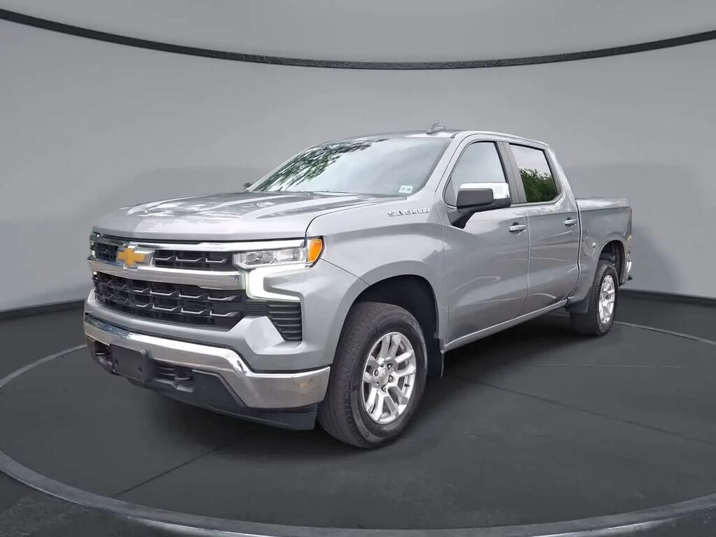 2024 Chevrolet Silverado 1500 LT — photo 1 of 13