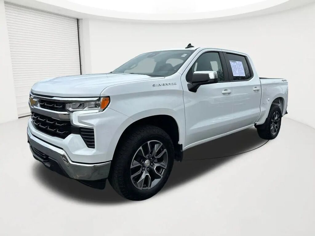 2022 Chevrolet Silverado 1500 LT — photo 1 of 13
