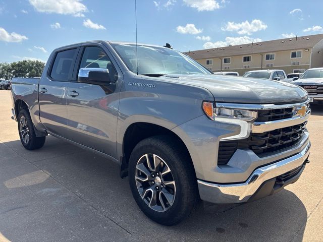 2024 Chevrolet Silverado 1500 LT — photo 1 of 13