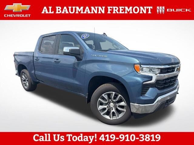 2024 Chevrolet Silverado 1500 LT — photo 1 of 13