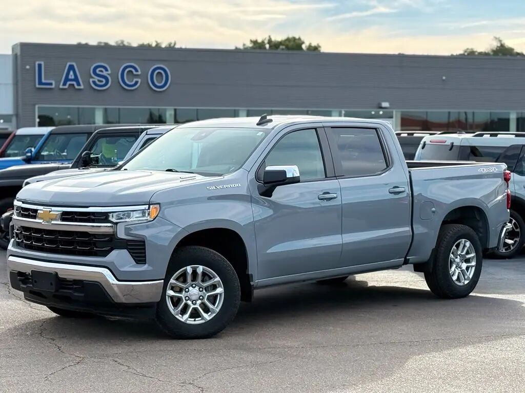 2024 Chevrolet Silverado 1500 LT — photo 1 of 13