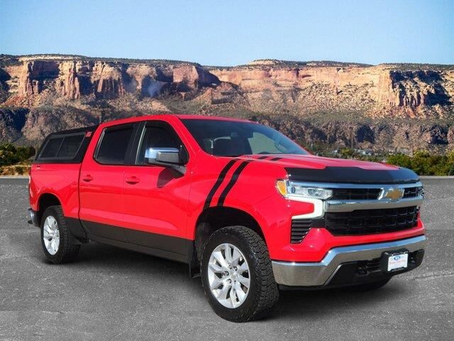 2025 Chevrolet Silverado 1500 LT — photo 1 of 13