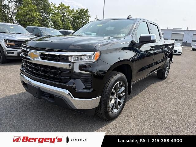 2025 Chevrolet Silverado 1500 LT — photo 1 of 22