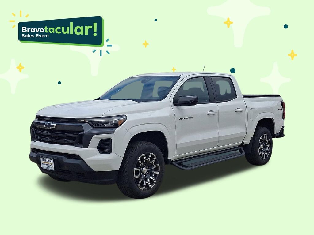 2023 Chevrolet Colorado 4WD LT — photo 1 of 6