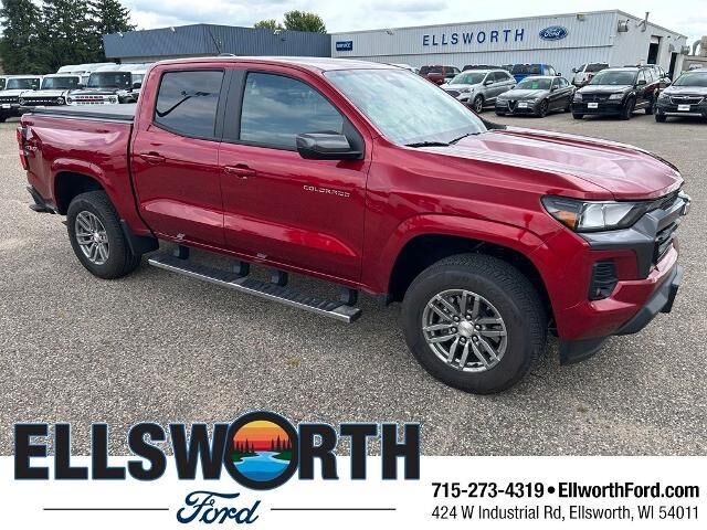 2024 Chevrolet Colorado LT — photo 1 of 13