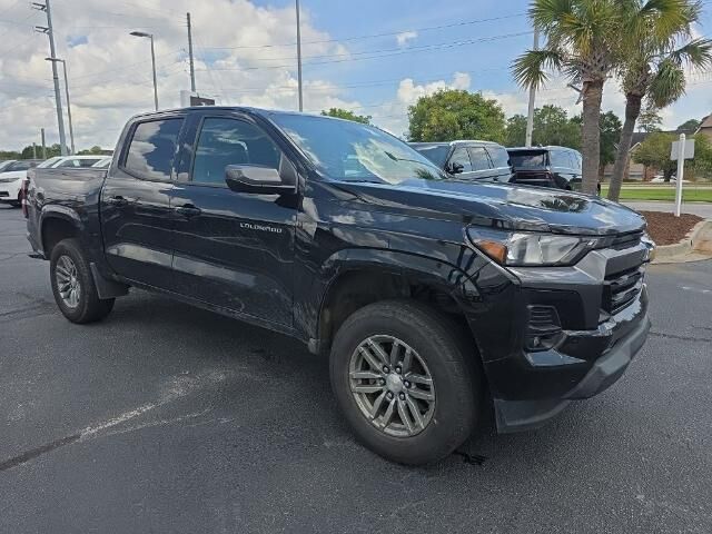 2024 Chevrolet Colorado LT — photo 1 of 9