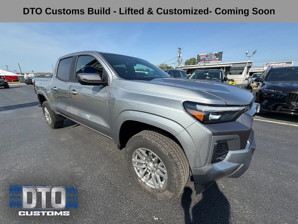2024 Chevrolet Colorado LT — photo 1 of 13