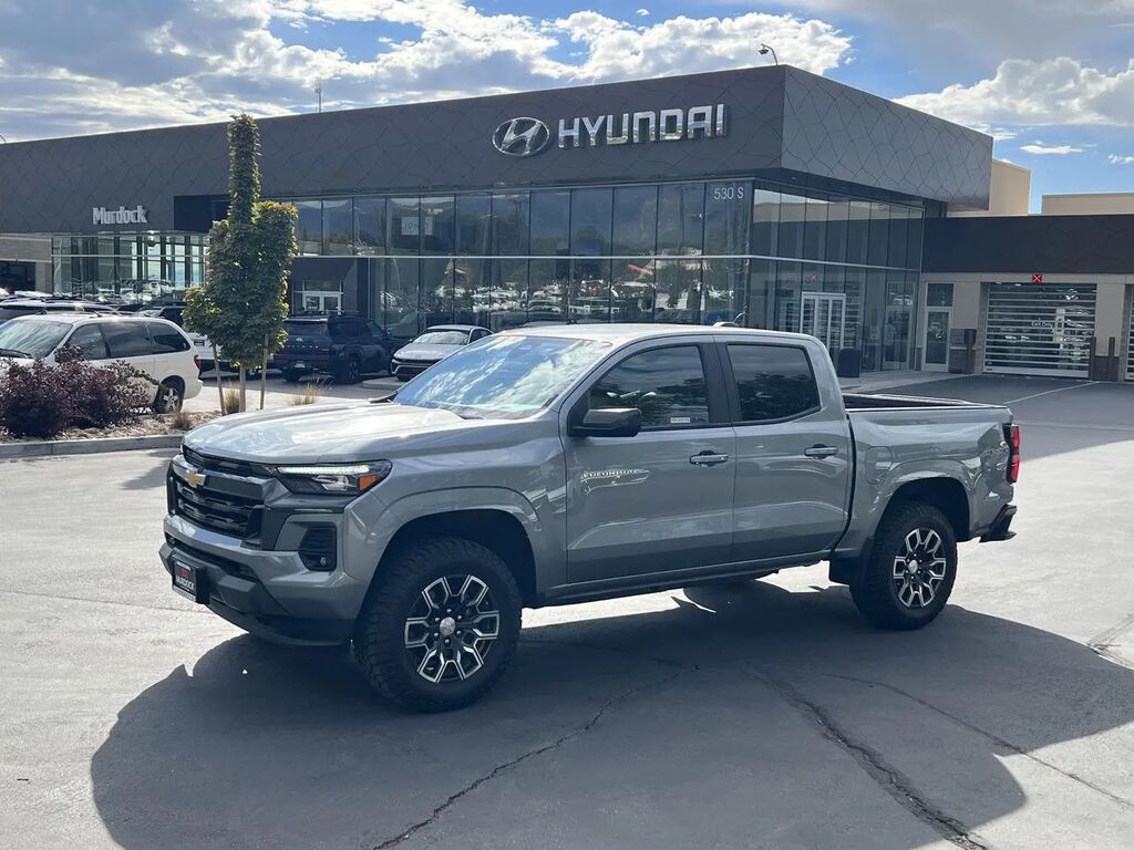 2024 Chevrolet Colorado LT — photo 1 of 13
