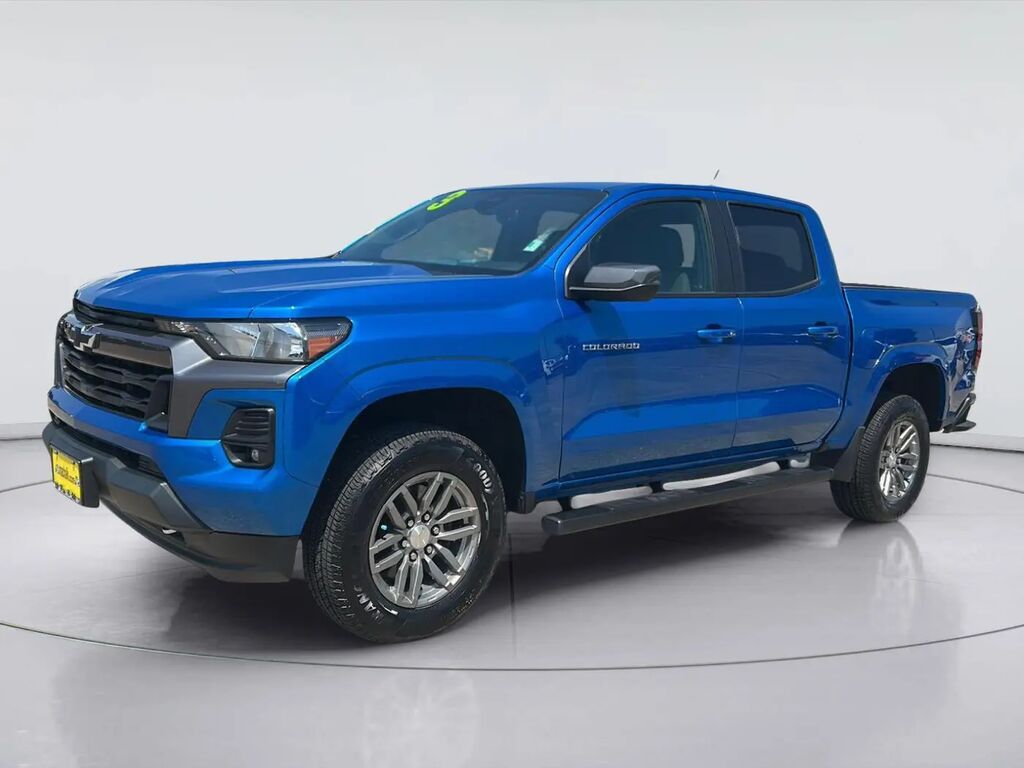2023 Chevrolet Colorado LT — photo 1 of 22